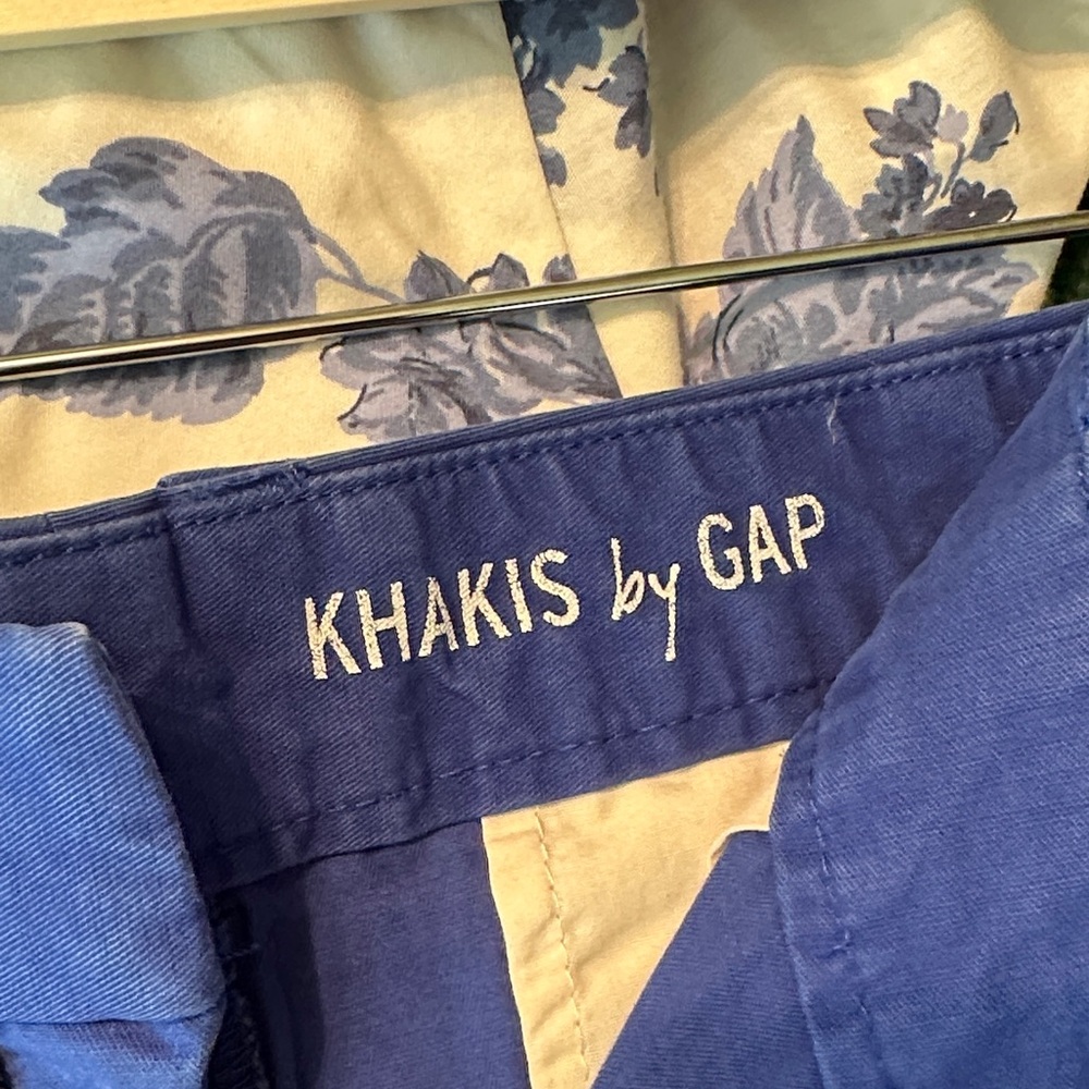 GAP Women's BOYFRIEND ROLL UP Shorts - Picture 5 of 5